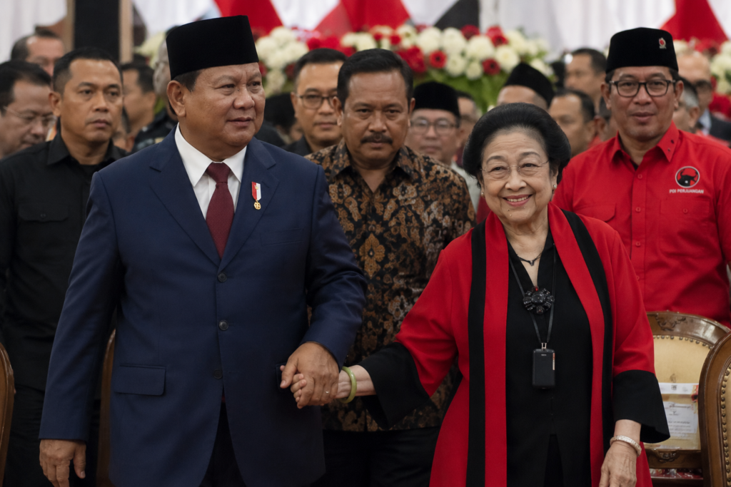 Prabowo-Megawati Bergandengan Tangan, Elite Politik Nilai Jadi Simbol Persatuan Nasional