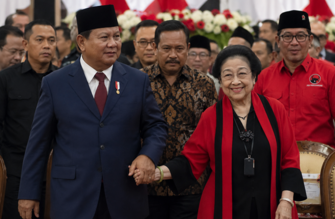 Prabowo-Megawati Bergandengan Tangan, Elite Politik Nilai Jadi Simbol Persatuan Nasional