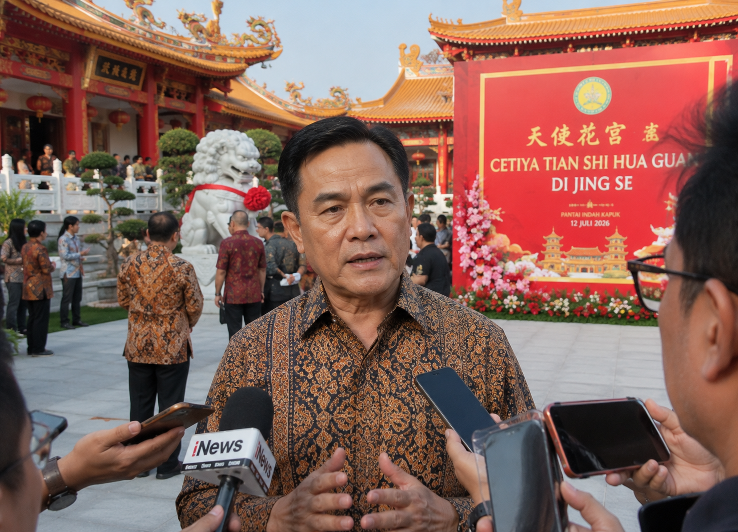 Yusril korupsi tak bisa diberantas hanya dengan hukum